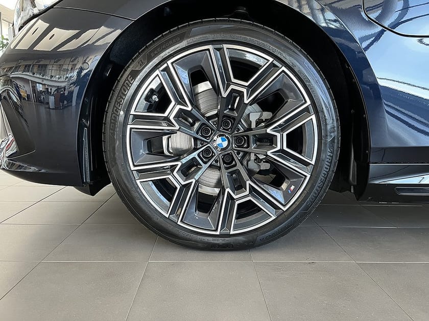 Bild 4 av BMW 530e xDrive Touring M Sport B&W Drag Rattvärme ComfortAccess
