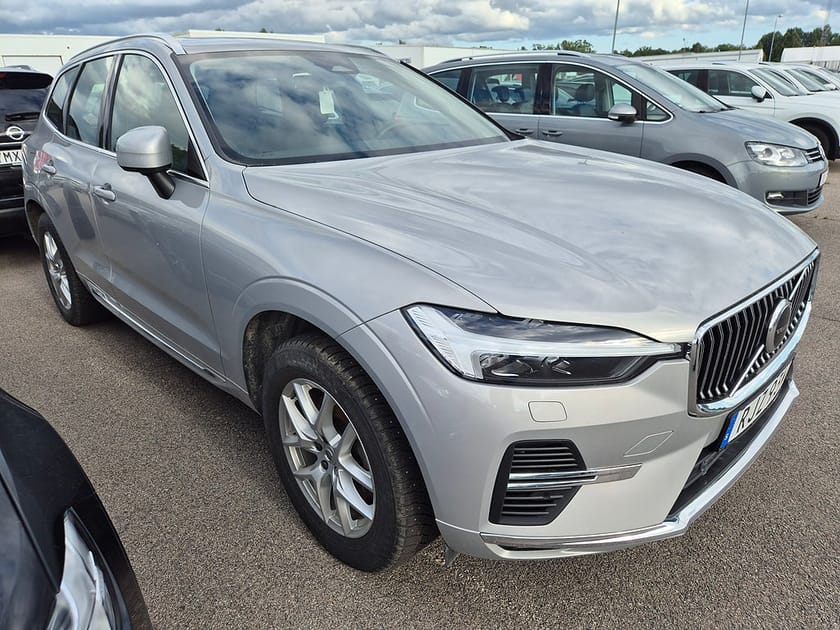 Bild 2 av Volvo XC60 T6 Recharge Core Bright plug in AWD 350HK 4x4 Panorama