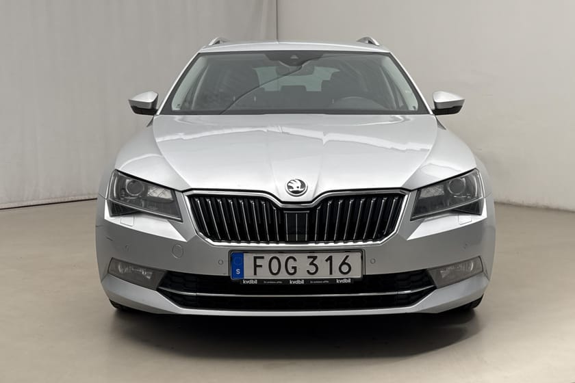 Bild 5 av Škoda Superb Kombi 2.0 TDI 4x4 (190hk) L&K Drag GPS