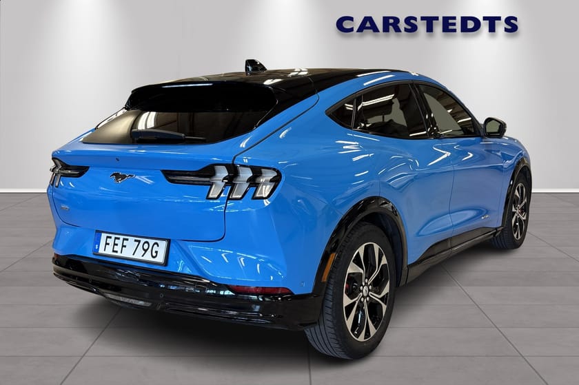 Bild 2 av Ford Mustang Mach-E Standard Range AWD 269hk (Teknik Pkt+, Vinterhjul)