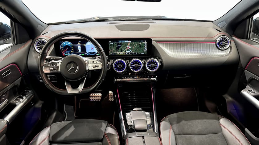 Bild 4 av Mercedes-Benz EQA 300 4MATIC AMG Line Dragkrok