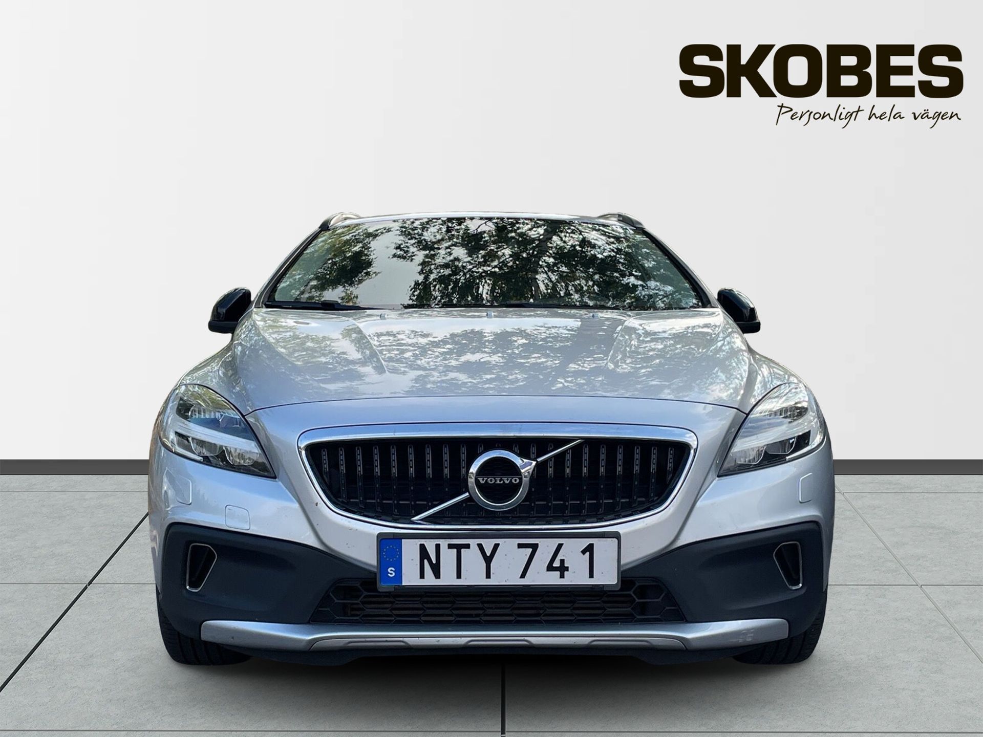 Volvo V40 Cross Country T3 Adv Edition 2019, kuva 2/3