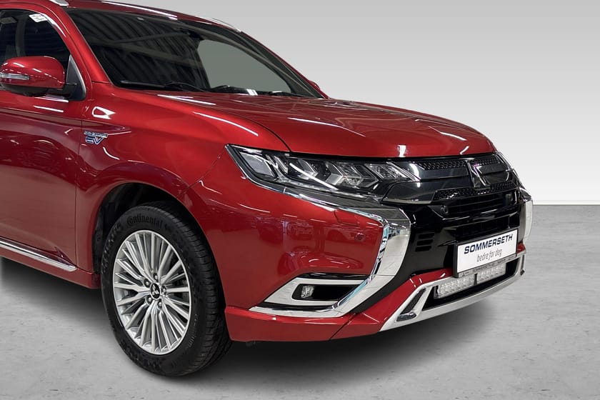 Bilde 3 av Mitsubishi Outlander PHEV 1 Eier/360kamera/Hengerfeste/Varme ratt++