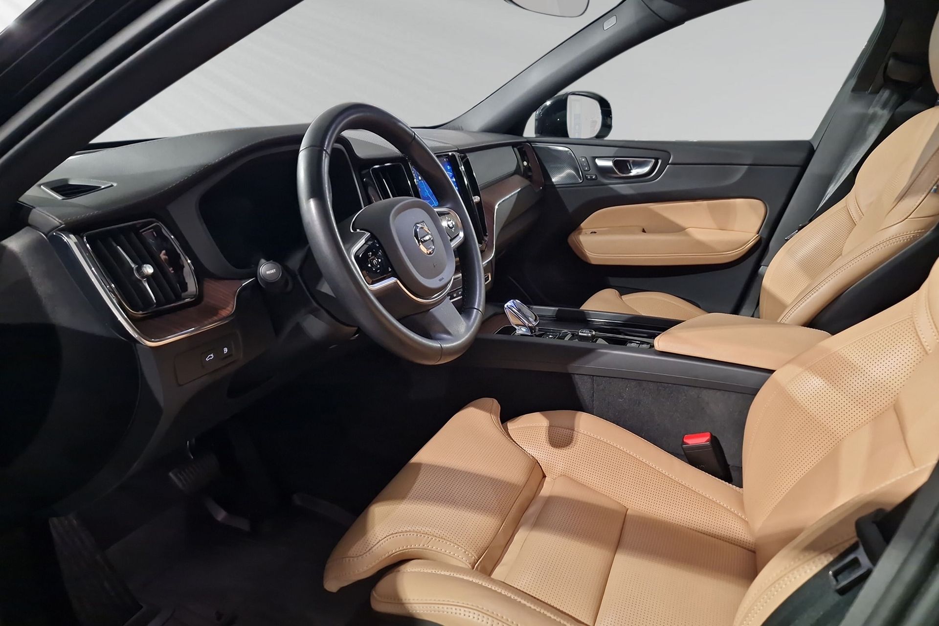 Volvo XC60 2024, kuva 7/20