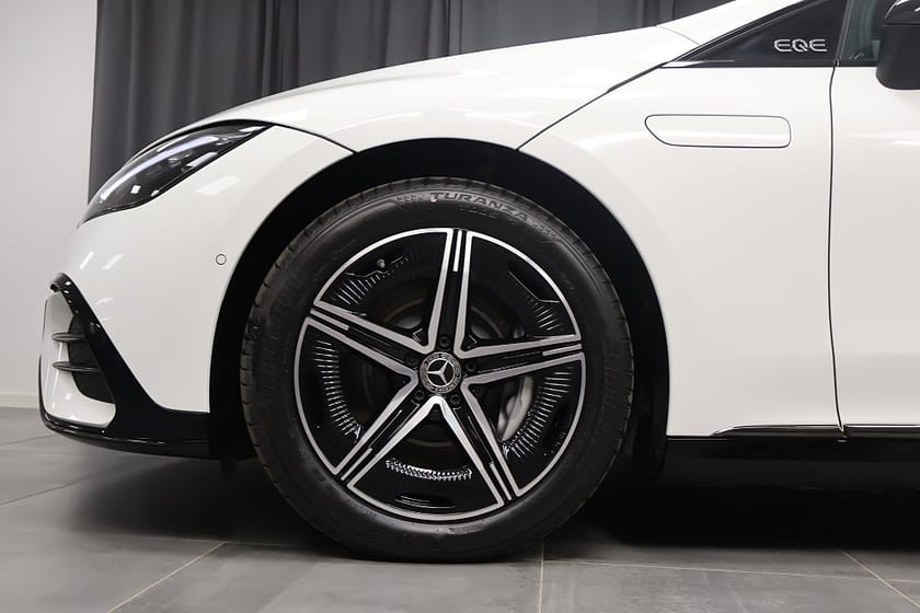 Bild 5 av Mercedes-Benz EQE 350 4MATIC AMG Line