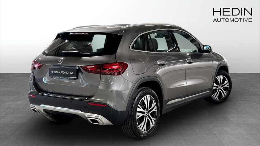 Bild 2 av Mercedes-Benz GLA 250 e Panorama Dragkrok Keyless Go