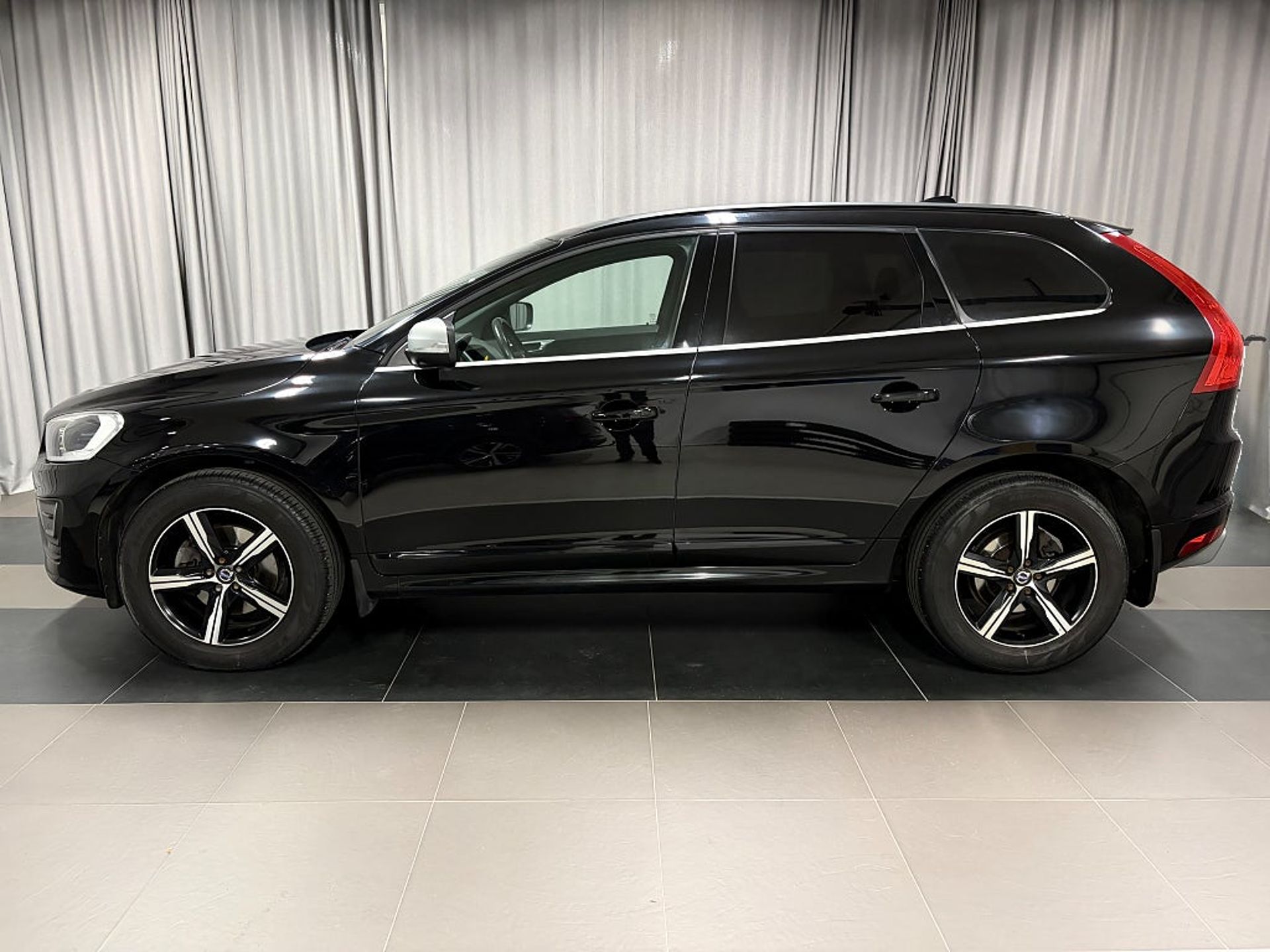 Volvo XC60 D4 AWD Classic R-Design Inkl 2017, bild 2/10