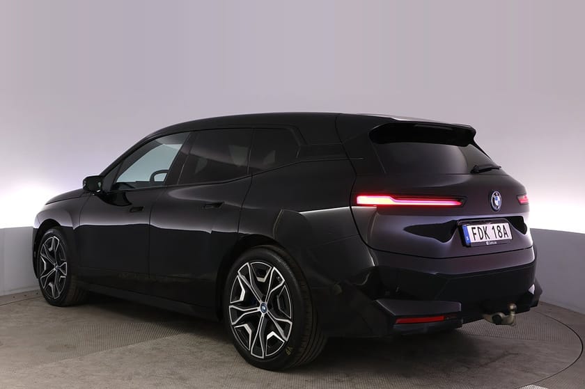 Bild 4 av BMW iX xDrive50 Sportpaket Pano Laser HK 360 DAP Drag 22''