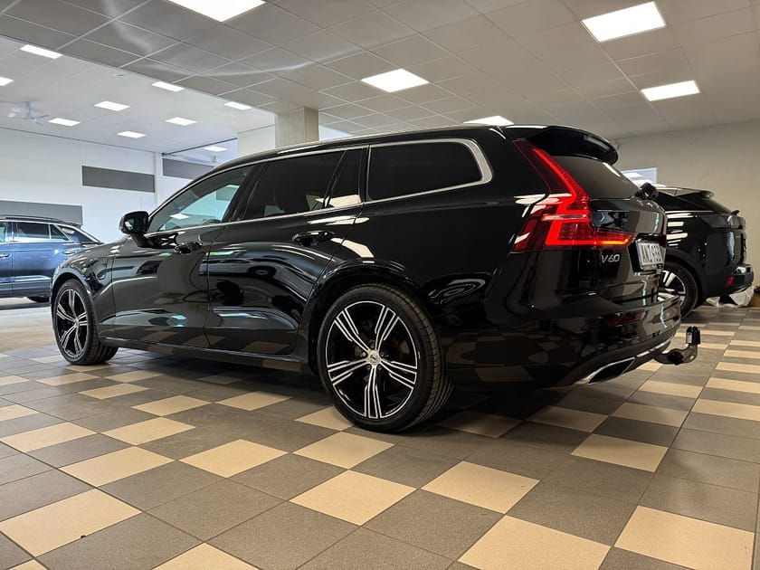 Bild 5 av Volvo V60 Recharge T6 AWD Helskinn Inscription CarPlay Drag VOC