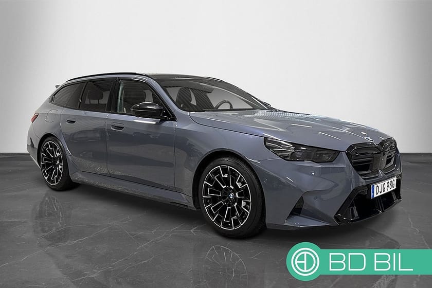 Bild 5 av BMW M5 Touring 727HK / PANORAMA / B&W / MOMS / SERVICEAVTAL