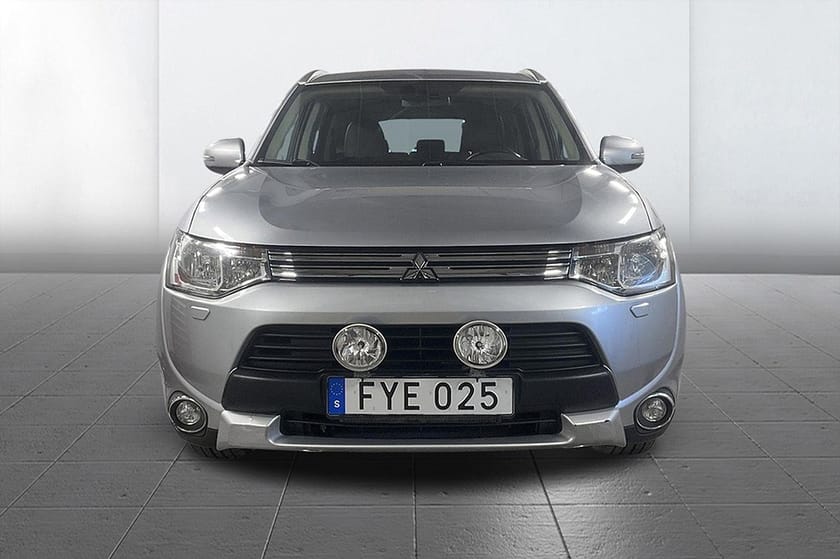 Bild 3 av Mitsubishi Outlander PHEV 4WD Business Drag Kamera Delläder 203hk