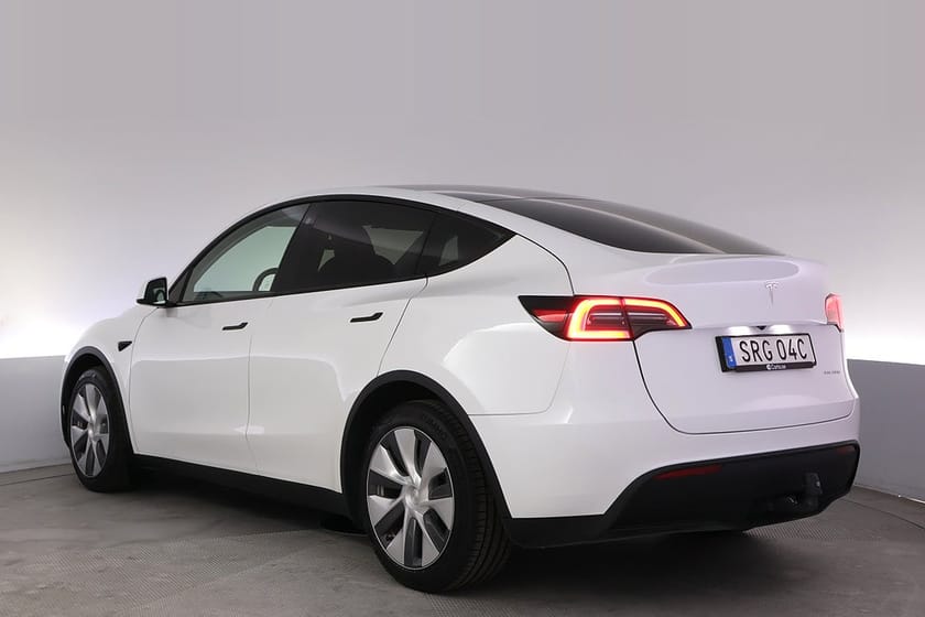 Bild 4 av Tesla Model Y Long Range AWD Autopilot Pano Drag