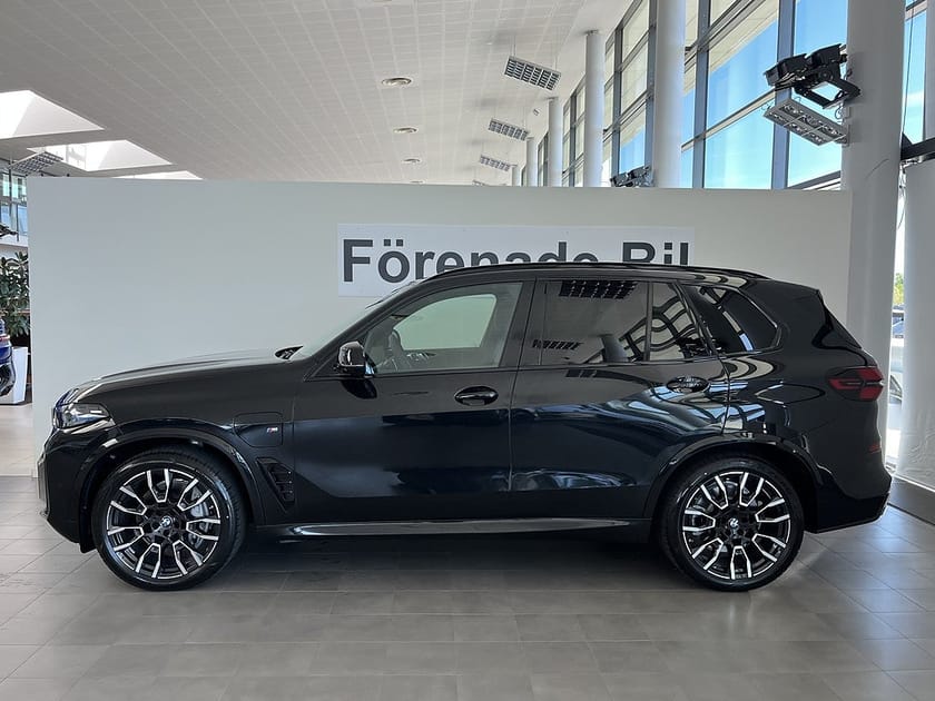 Bild 3 av BMW X5 xDrive50e 3,95%ränta M Sport Komfortstol Drag Panorama