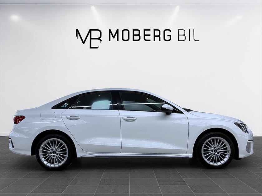 Bild 4 av Audi A3 Sedan 35 TFSI 150hk CarPlay B-Kamera Sportstolar