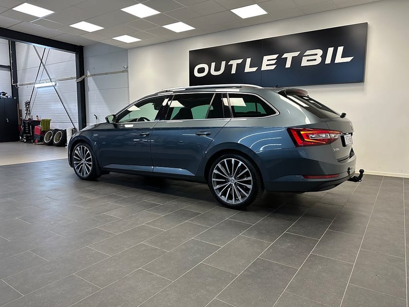 Bild 4 av Škoda Superb Kombi Skoda 2.0 TDI 4x4 Business Edition, L&K Navi Pano Drag