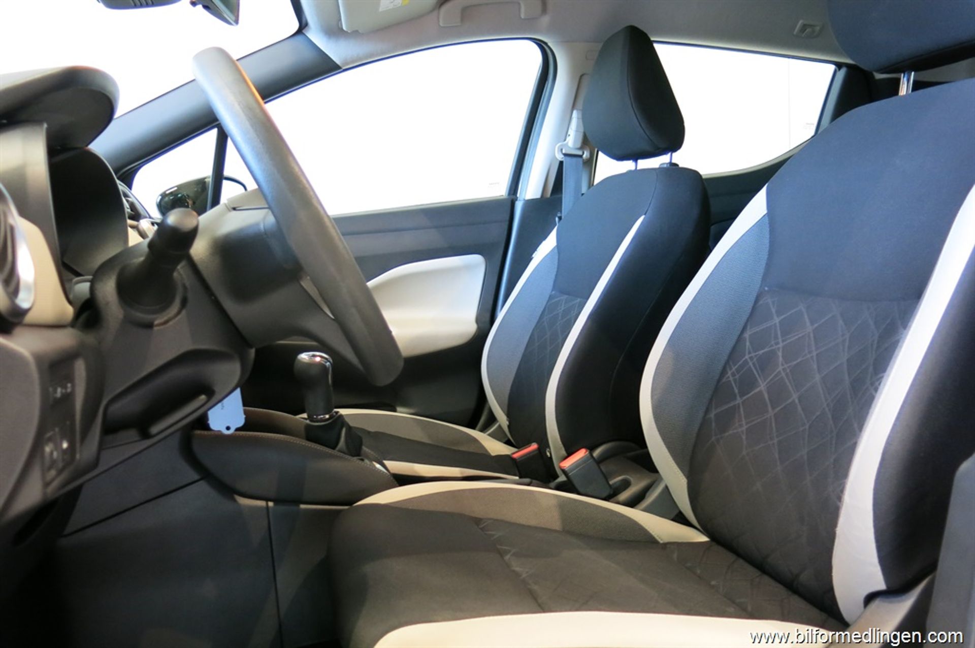 Nissan Micra 1.0 2018, bild 7/10