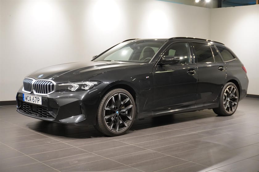 Bild 1 av BMW 330e xDrive Touring M Sport Active Edt. Drag Fartpilot HiFi PA