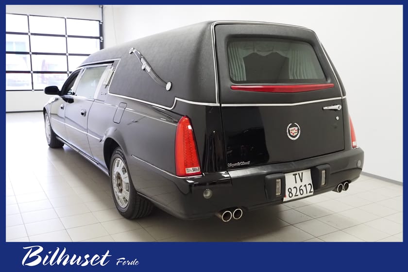 Bilde 2 av Cadillac DTS Funeral Coach MEDALIST BEGRAVELSESBIL - LAV KM