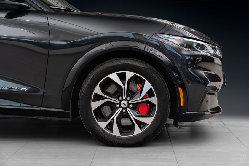 Bilde 4 av Ford Mustang Mach-E Standard Range AWD Teknologipakke+//Dark Matter