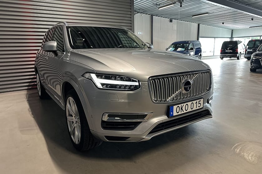 Bild 3 av Volvo XC90 T8 AWD Inscription 360-kam B&W Pano Luftfjädring Drag