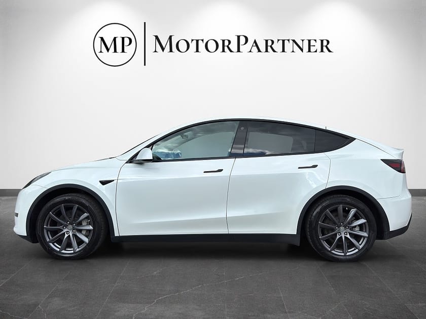 Bild 5 av Tesla Model Y Long Range AWD Värmepump Autopilot MOMS