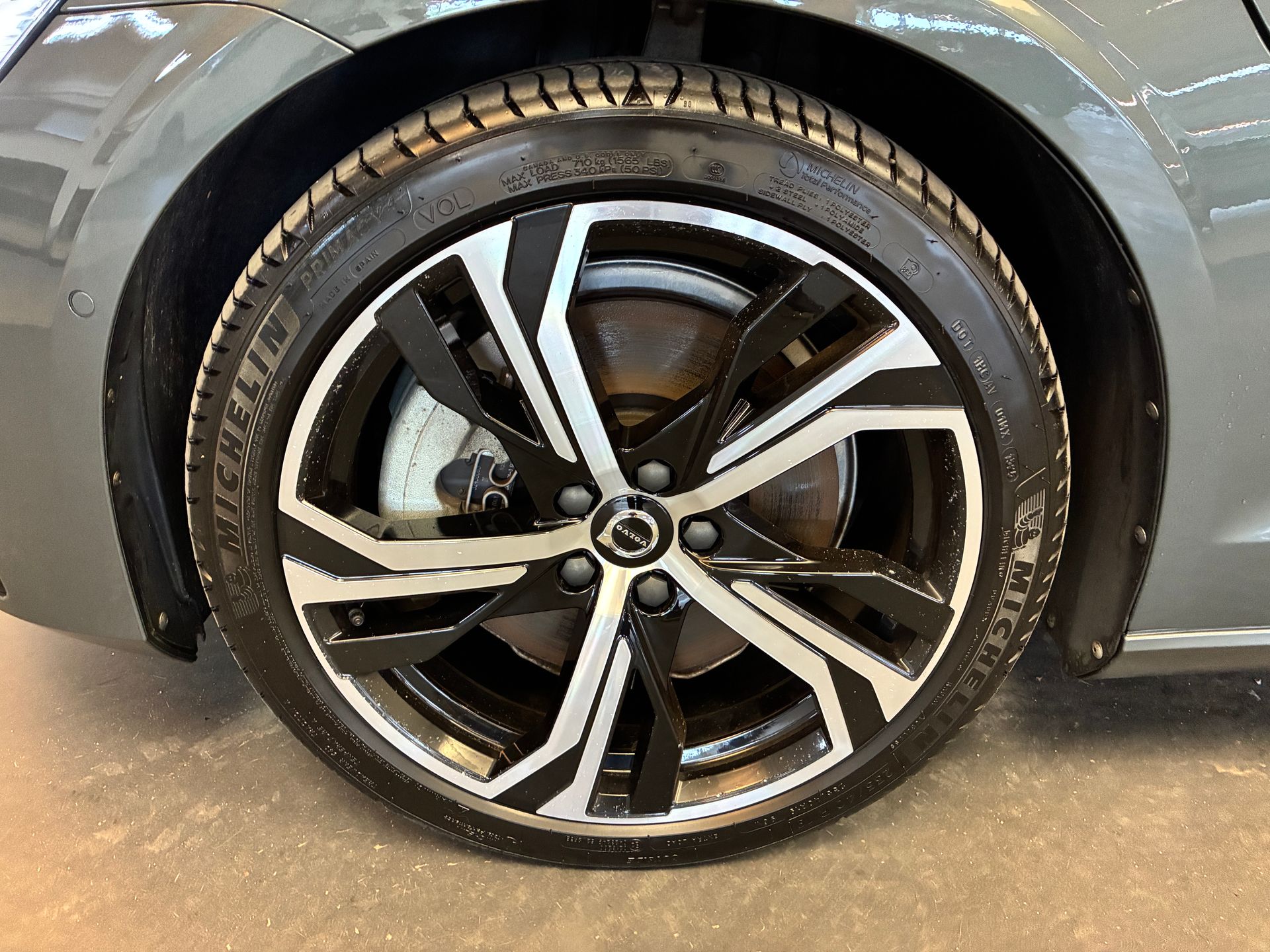 Volvo V60 T8 Plus Dark 2026, bild 5/10