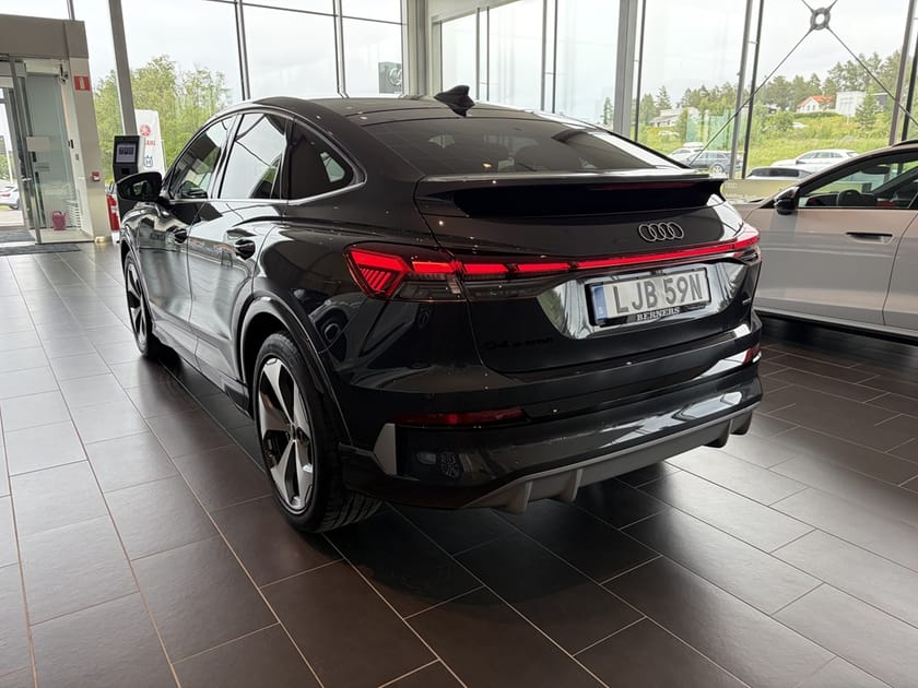 Bild 4 av Audi Q4 Sportback e-tron quattro 220 KW S-line