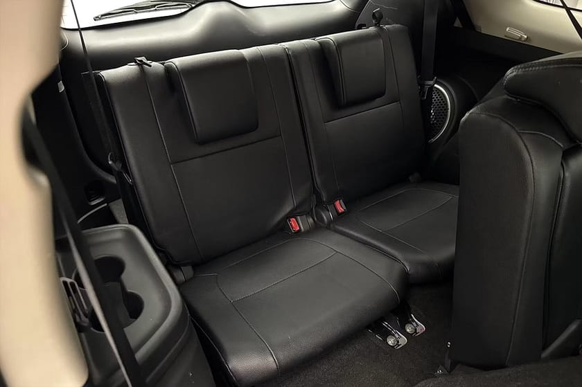 Bild 5 av Mitsubishi Outlander 2.2 Di-D 4WD Aut Business 7-sits Drag Läder Kamera Keyless