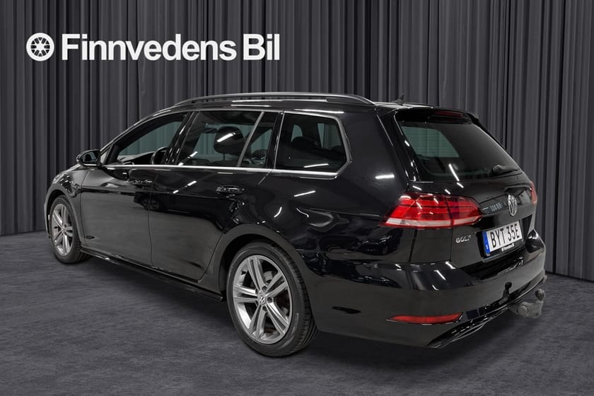 Bild 2 av Volkswagen Golf Sportscombi R-line 1.5 TSI 150hk *V-hjul/Drag/B-kamera*