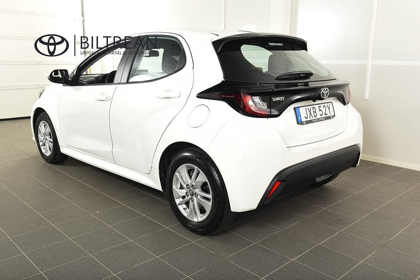 Bild 2 av Toyota Yaris Hybrid 115 1.5 Elhybrid Active Komfortpaket Kamera Rattvärme
