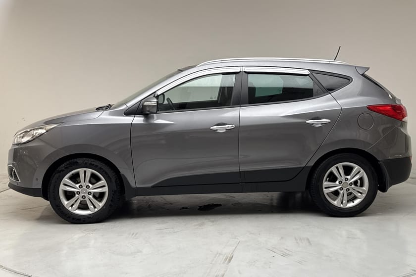 Bild 2 av Hyundai ix35 2.0 CRDi-R 4WD (184hk) GPS Backkamera Pano