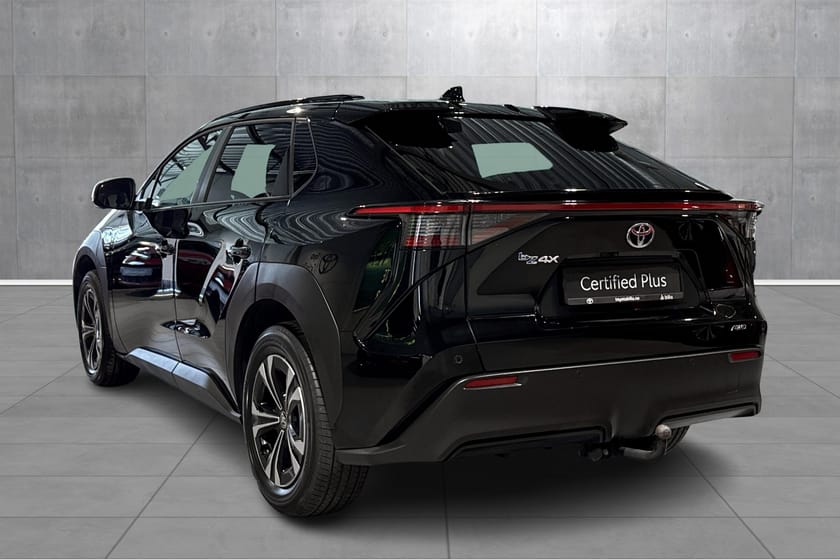 Bilde 3 av Toyota bZ4X AWD / Active Tech / Velholdt / LAV KM