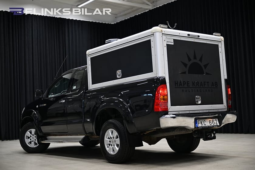 Bild 2 av Toyota Hilux Extra Cab 2.5 4x4 144HK Kåpa|Drag|Frontbåge|M/K-Värmare|Moms