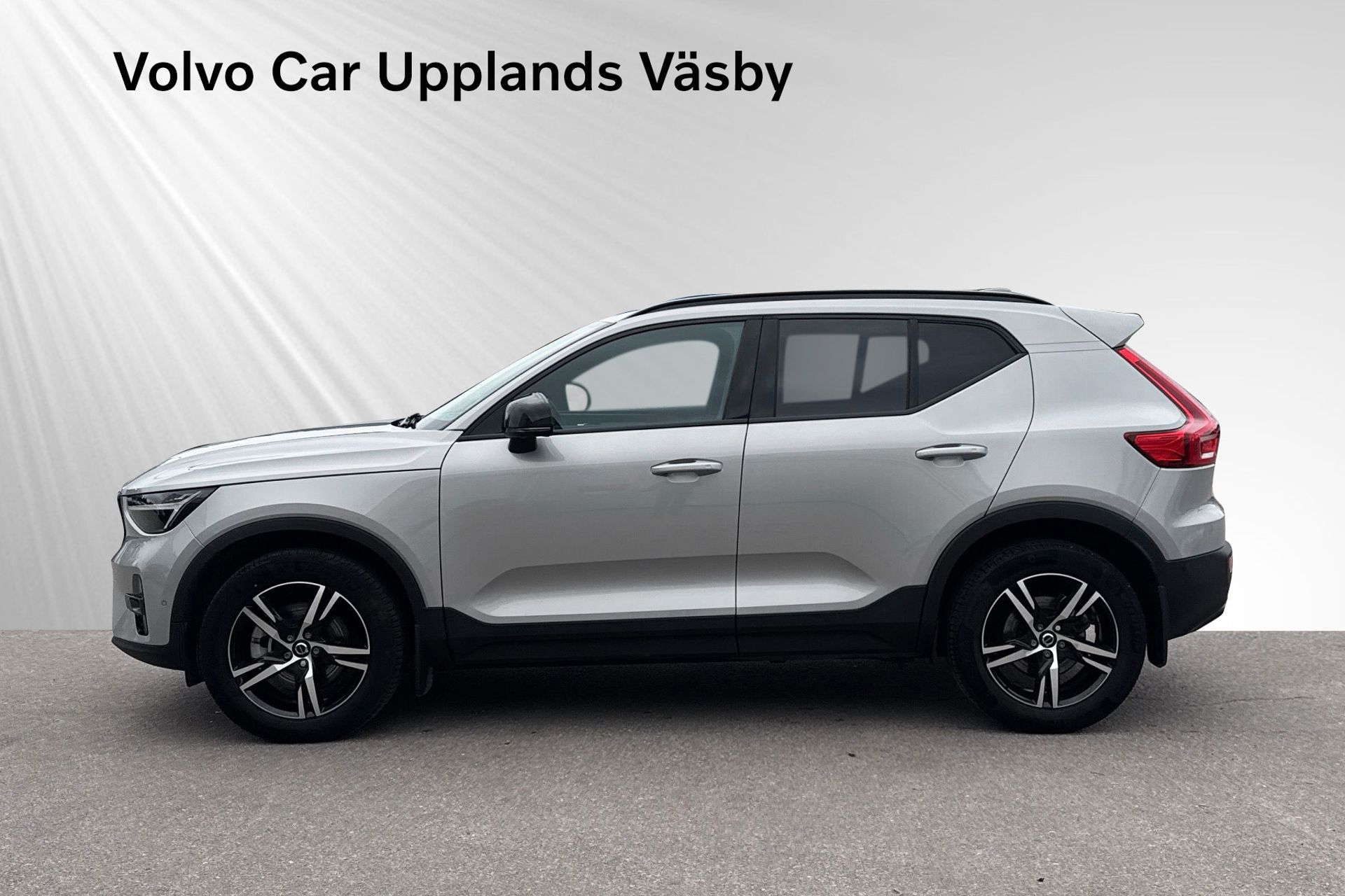 Volvo XC40 B3 FWD Bensin Plus Dark 2025, bild 3/10