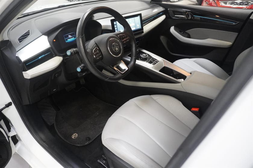 Bild 2 av MG 5 Long Range Luxury 61.1 kWh 156 hk