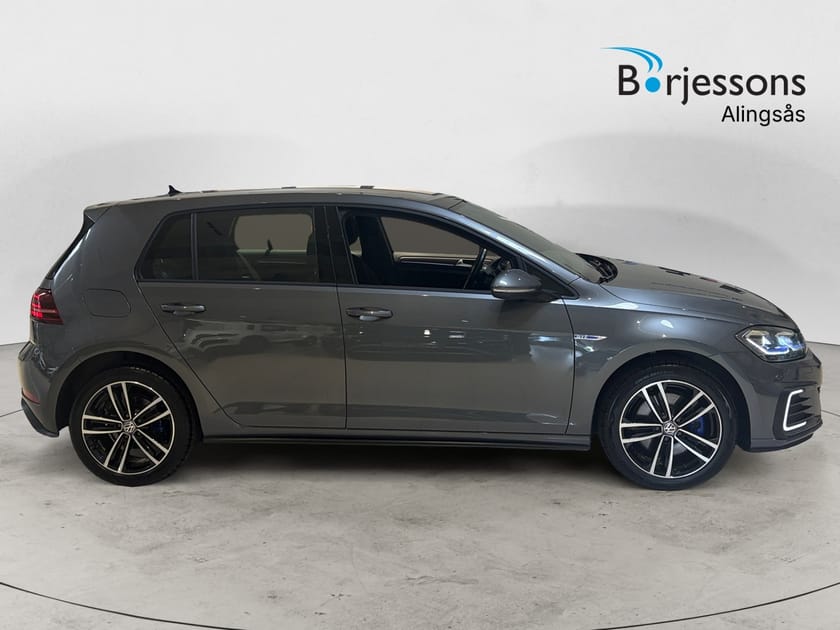 Bild 2 av Volkswagen Golf GTE TSI 204hk Bränsle värmare & ACC