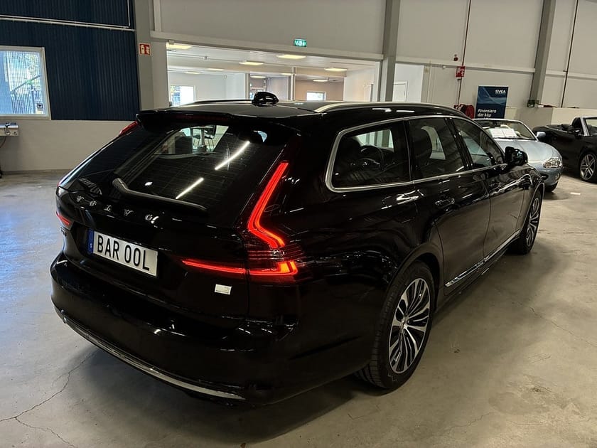 Bild 3 av Volvo V90 Recharge T6 AWD Geartronic Core Bright Euro 6