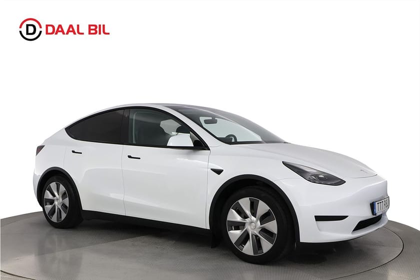 Bild 4 av Tesla Model Y Standard Range RWD 60 kWh 299HK PVÄRM DRAG AUTOPILOT B-KAM