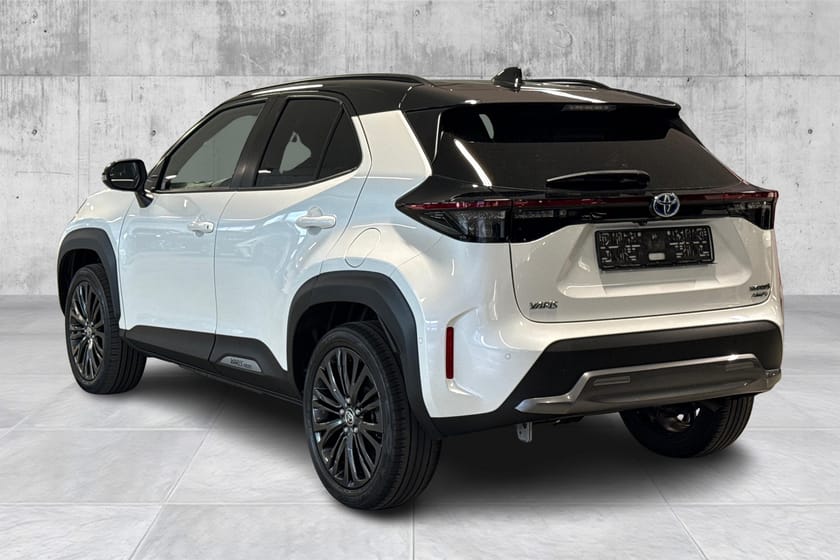 Bilde 3 av Toyota Yaris Cross Hybrid AWD-i AWD / Panorama / ACC / 360 Kamera / Head Up Display