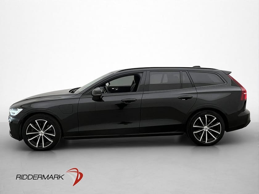 Bild 4 av Volvo V60 T6 AWD 399hk Plus Dark Värmare Drag Kamera MOMS