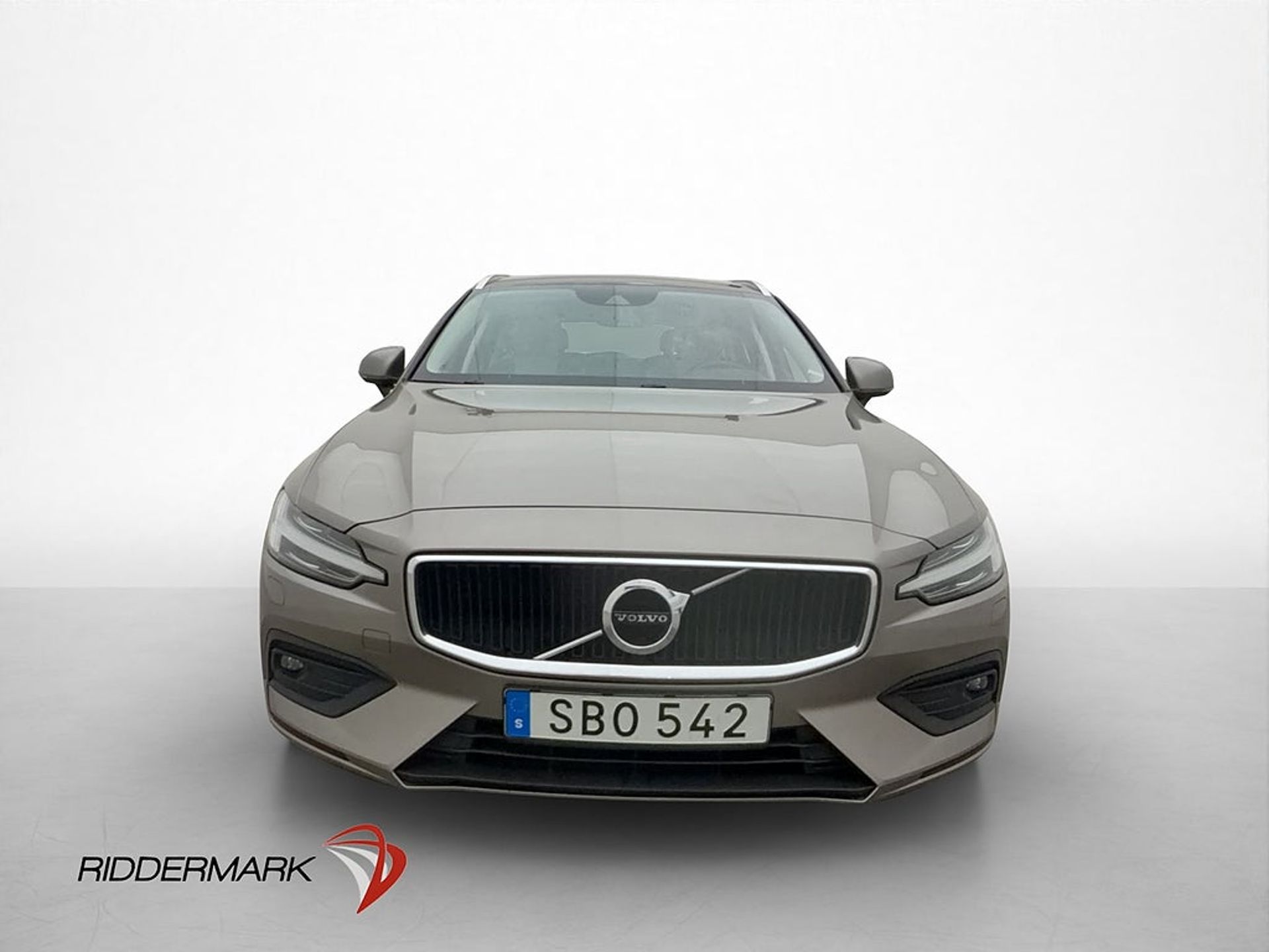 Volvo V60 2019, bild 2/10