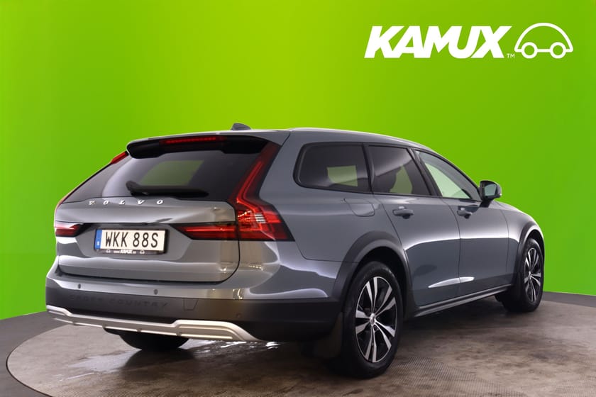 Bild 4 av Volvo V90 Cross Country B4 AWD Momentum Advanced B-kam Navi Drag Värm BLIS Keyless Skinn