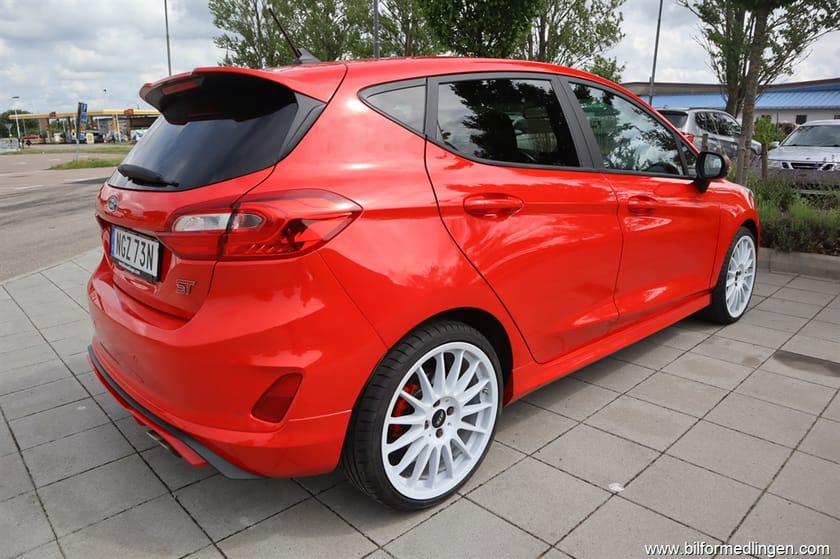 Bild 3 av Ford Fiesta ST 1.5T EcoBoost FWD 200hk B&O ljud Recaro stolar