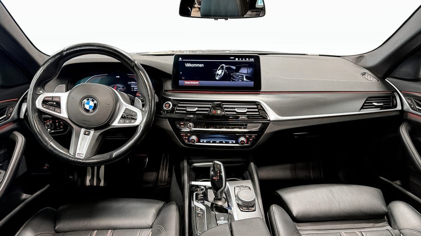 Bild 4 av BMW 530d xDrive Touring M Sport Hi-Fi Pano HUD Komfortstol Drag 4-zon