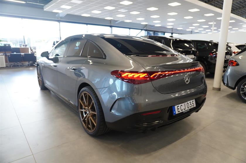 Bild 5 av Mercedes-Benz EQE 350 4MATIC AMG Night Package Pano Burmester