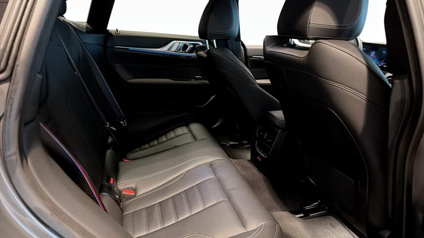 Bild 5 av BMW i4 M50 xDrive Gran Coupé M Sport Pro DAP H/K Head-Up 20-tum Drag