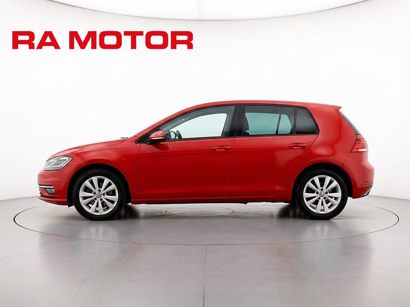 Bild 2 av Volkswagen Golf 1.0 TSI 110hk |Adaptiv Farth | Drag | Apple Carplay |
