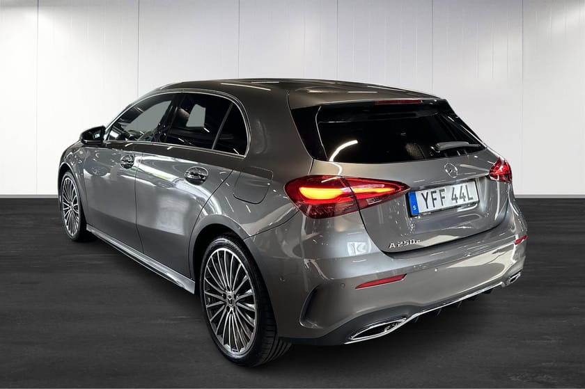Bild 3 av Mercedes-Benz A 250 e 250e AMG Line Kamera Värmare Moms
