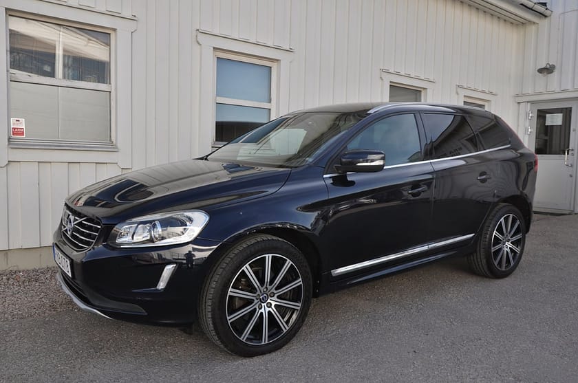 Bild 4 av Volvo XC60 D4 AWD Aut Classic Summum Skinn Drag Voc 20"