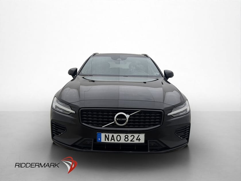 Bild 2 av Volvo V60 Recharge T6 AWD R-Design Pano Drag Kamera Elstolar